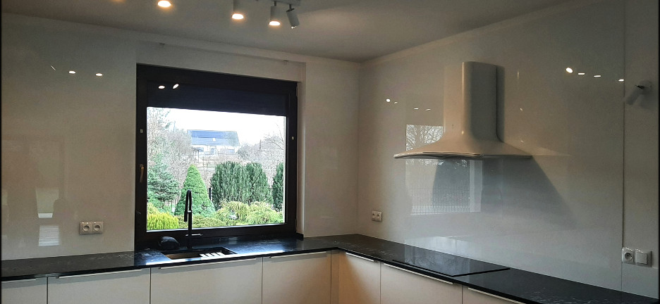 Oferujemy szeroki wybór szkła w bardzo atrakcyjnych cenach